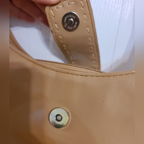 🌟 Like New Fiorelli Tan Purse - Picture 4 of 6